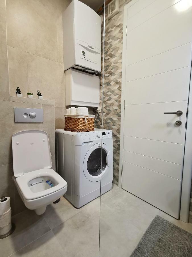 Luna Deluxe City Center & Free Parking Sarajevo Ngoại thất bức ảnh